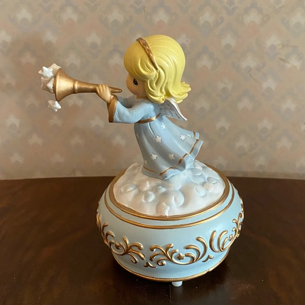 Precious Moments Trumpeting Angel Musical - Picture 3 of 8